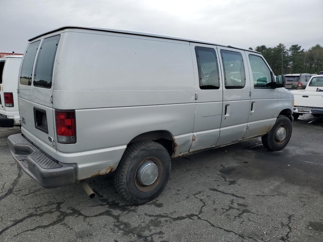 2005 Ford Econoline E250 Van - foto 3