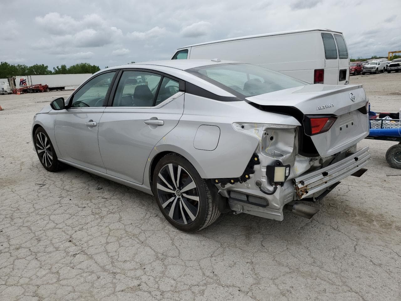 2019 Nissan Altima Sr - foto 2