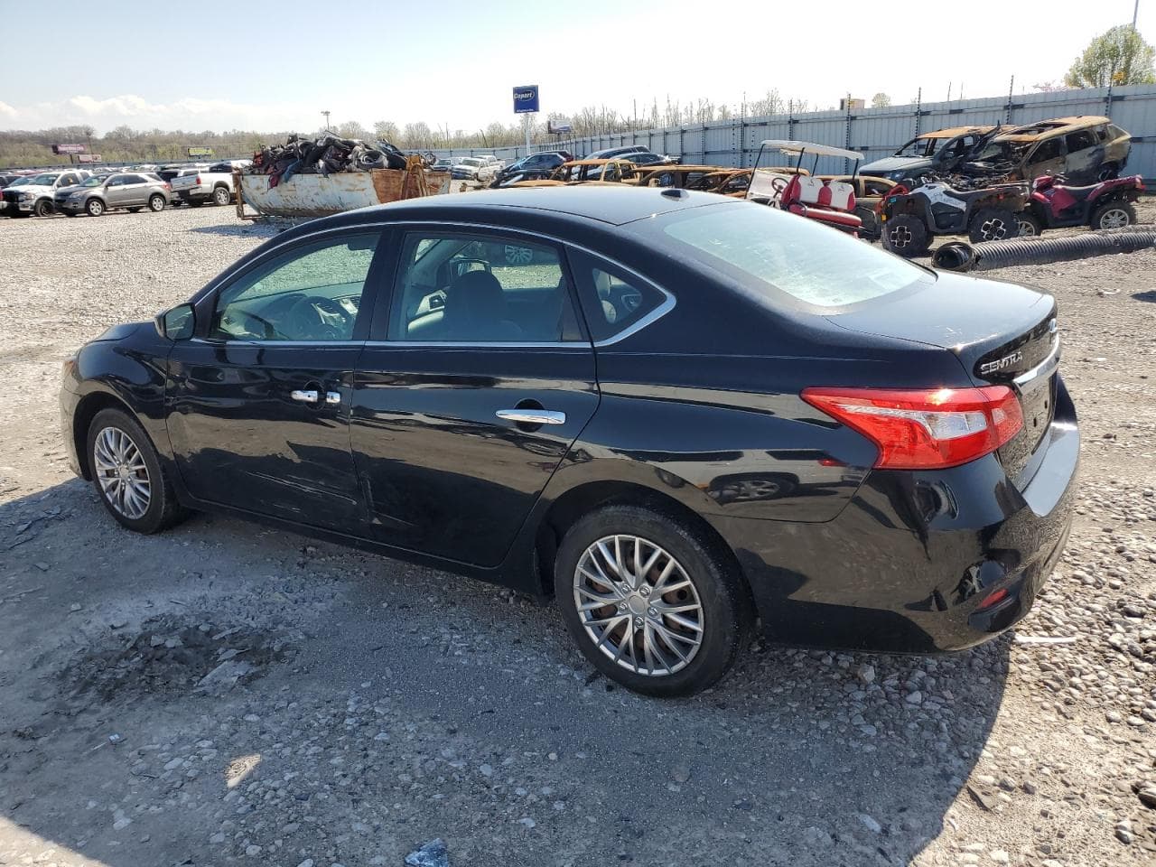 2017 Nissan Sentra S - foto 2