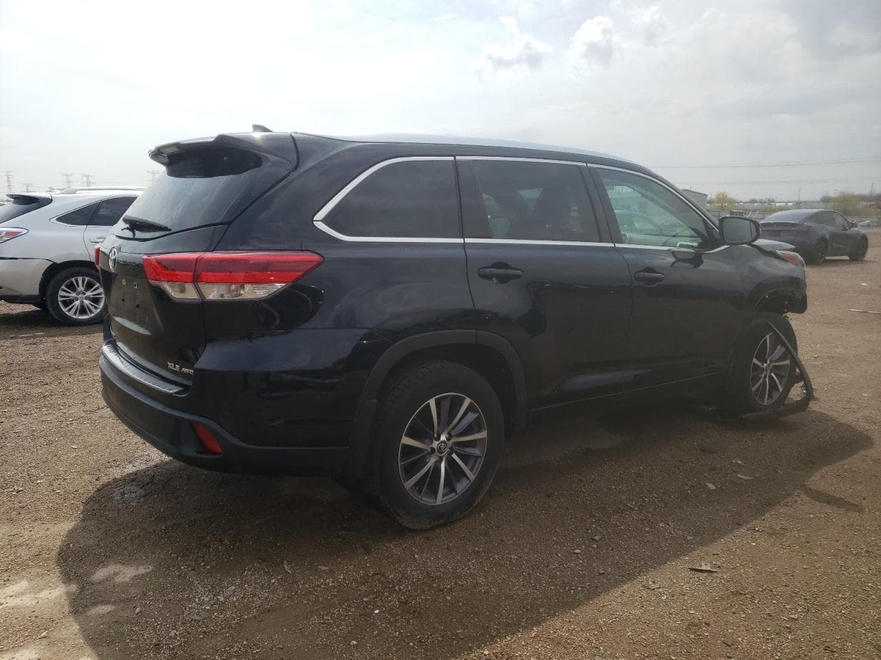 2017 Toyota Highlander Se - foto 3