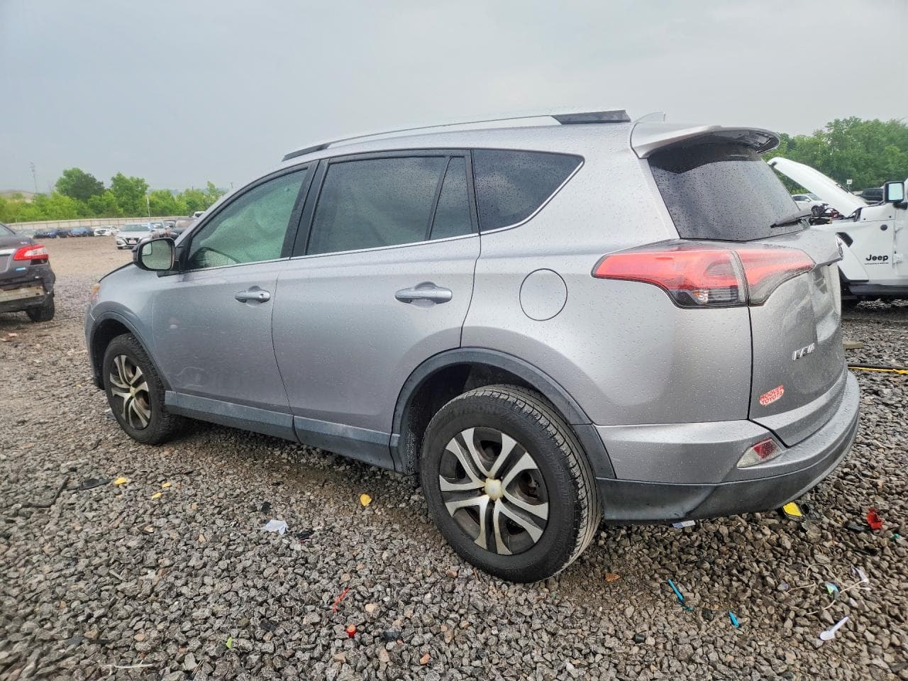 2016 Toyota Rav4 Le - foto 2
