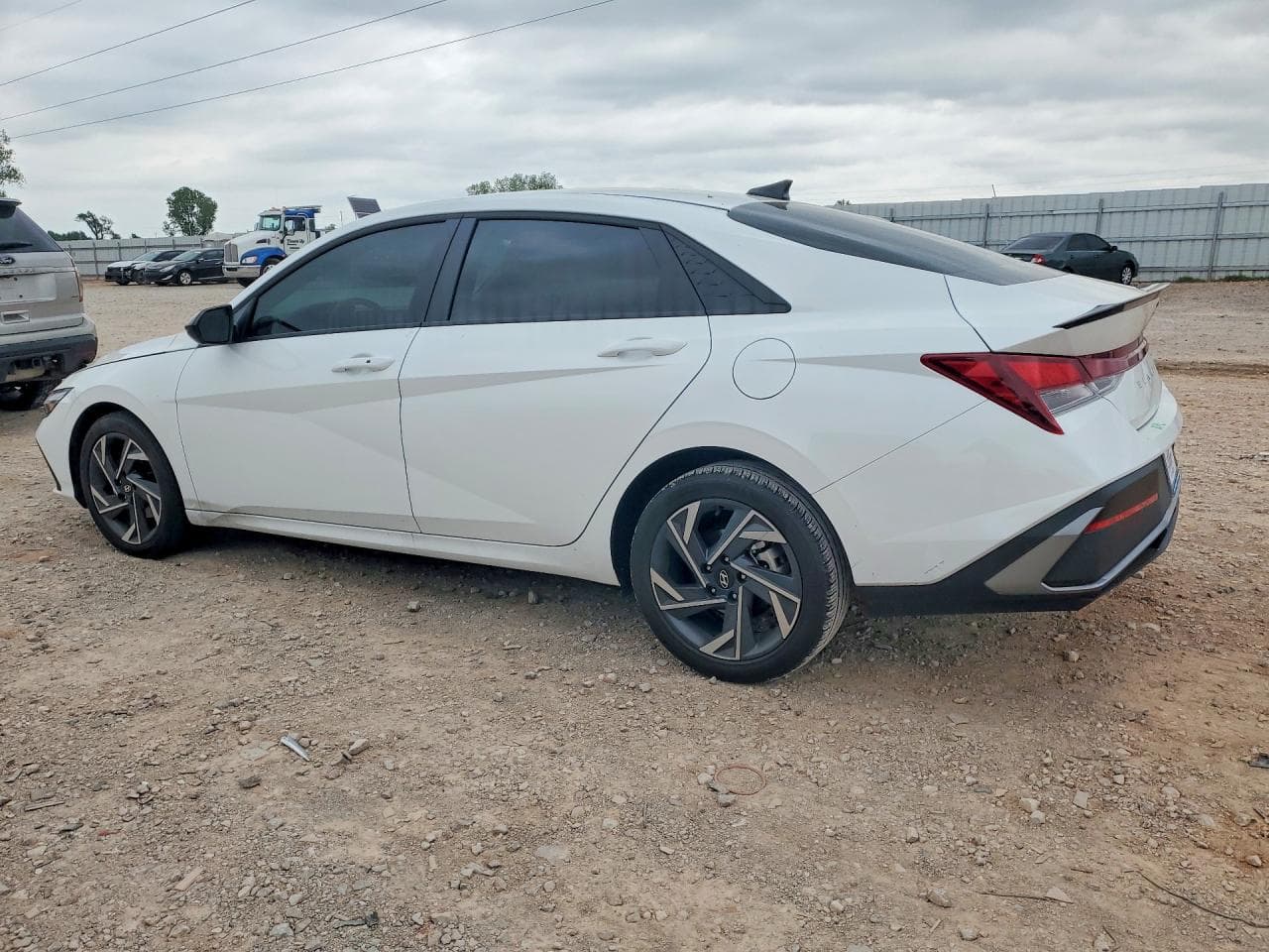 2025 Hyundai Elantra Sel Sport - foto 2