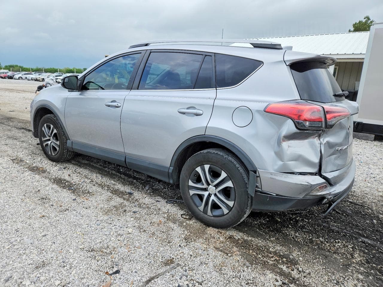 2018 Toyota Rav4 Le - foto 2
