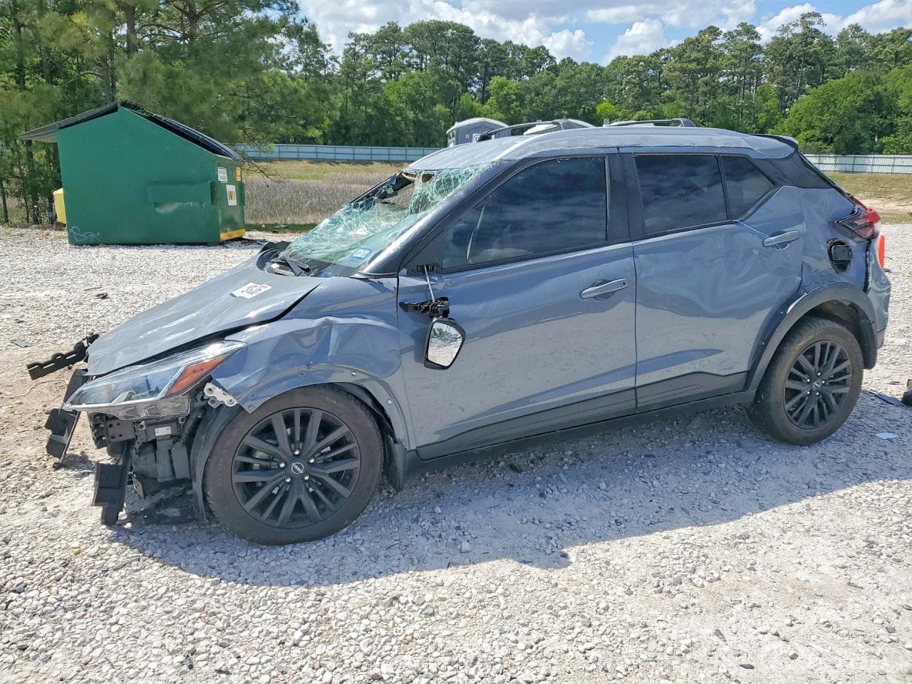 2022 Nissan Kicks Sv