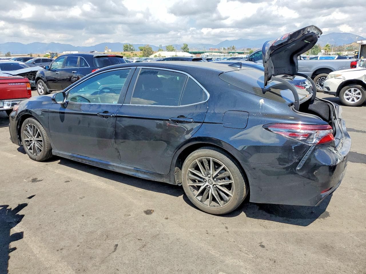 2022 Toyota Camry Se - foto 2