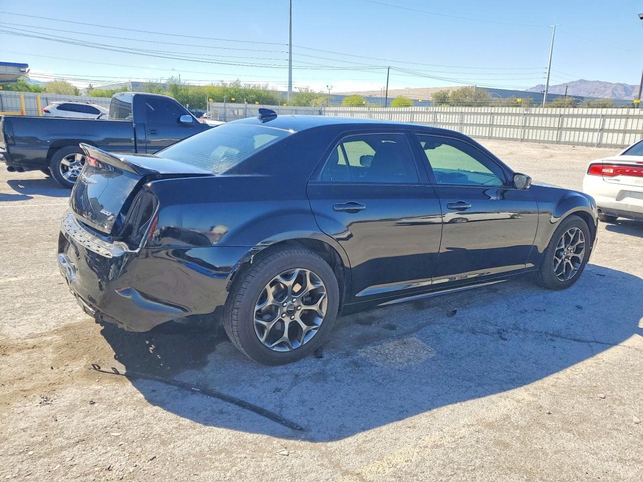 2017 Chrysler 300 S - foto 3