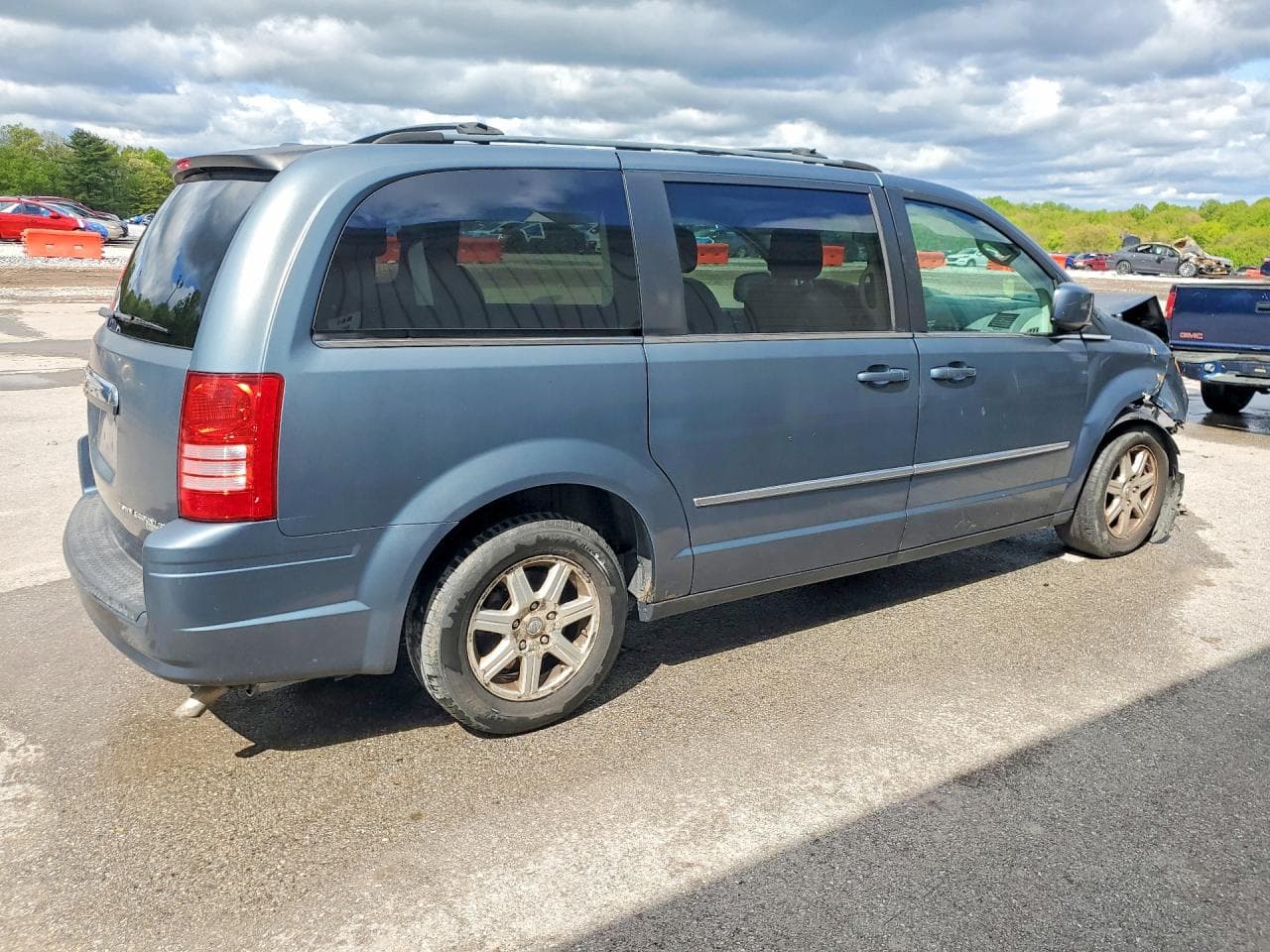 2010 Chrysler Town & Country Touring - foto 3
