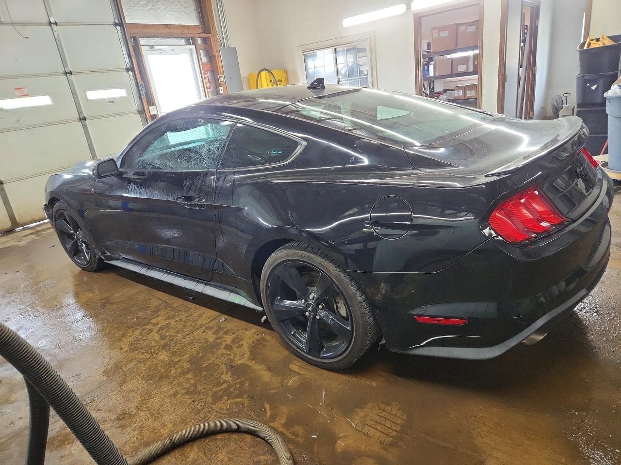 2021 Ford Mustang - foto 2