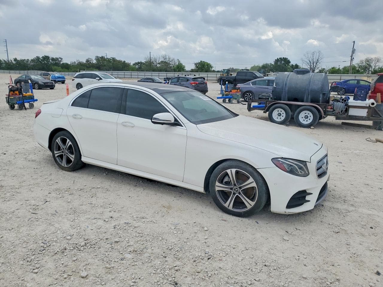 2019 Mercedes-Benz E 300 - foto 4