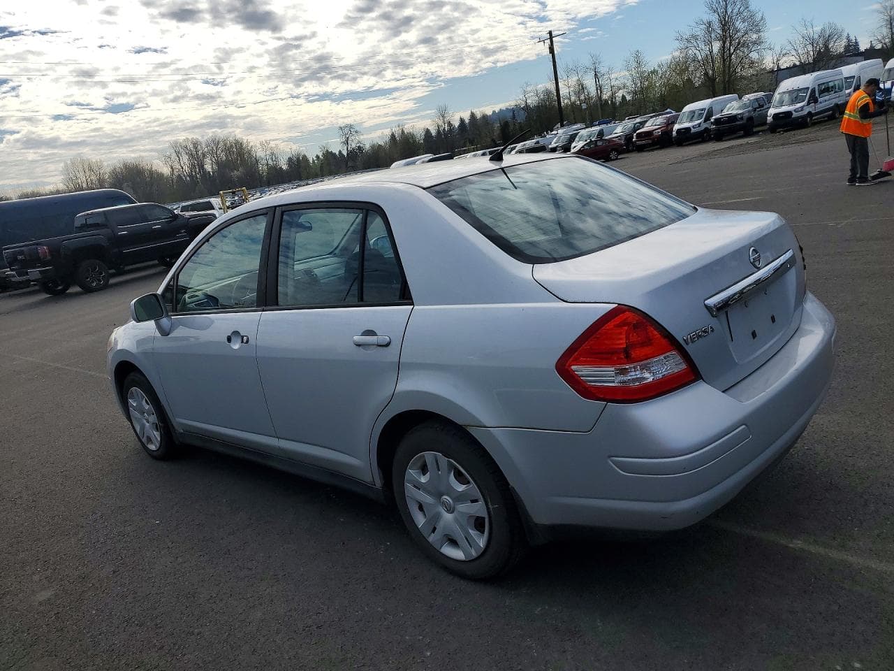 2011 Nissan Versa 1.8 S - foto 2