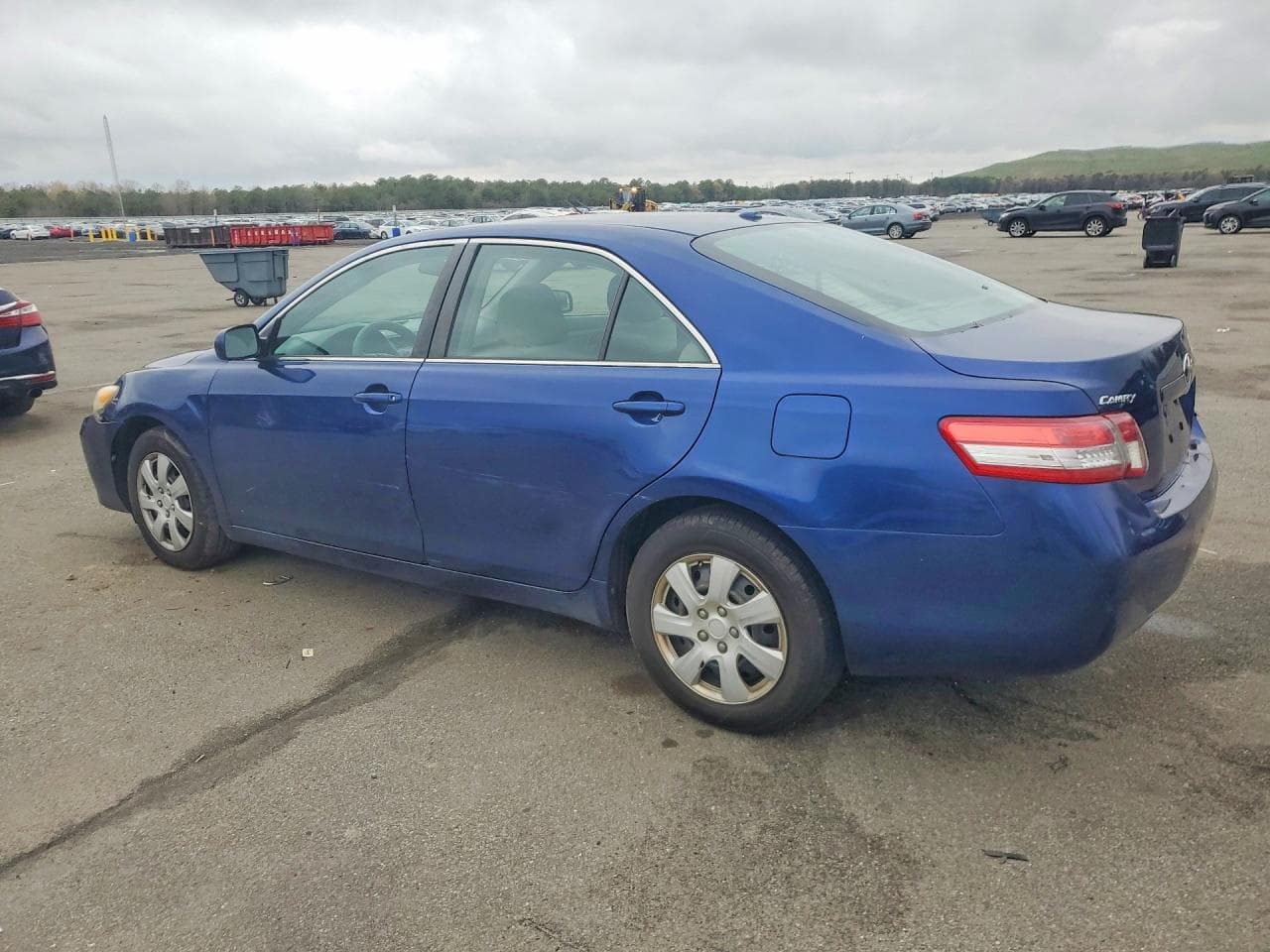 2010 Toyota Camry Le - foto 2