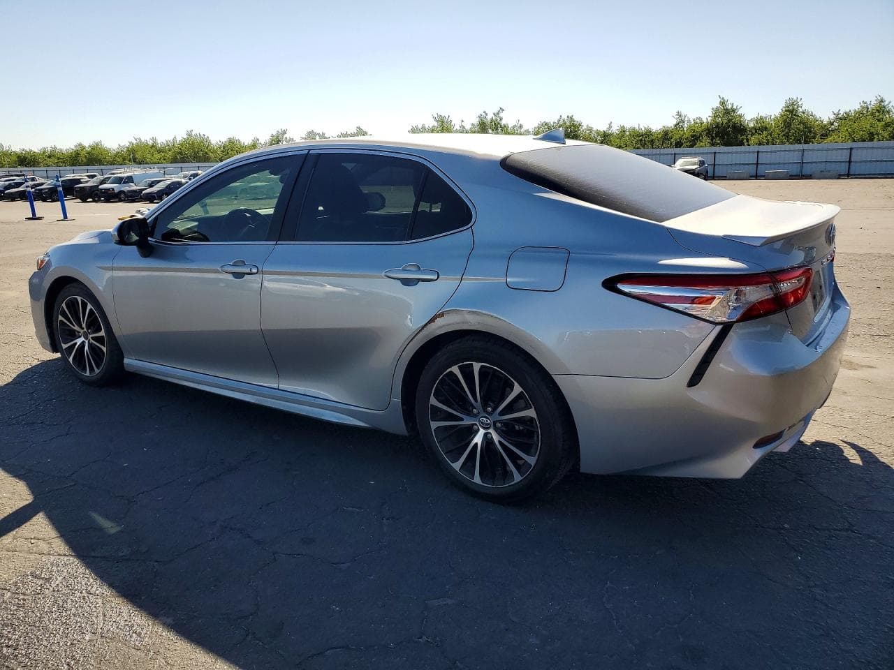2020 Toyota Camry Se - foto 2