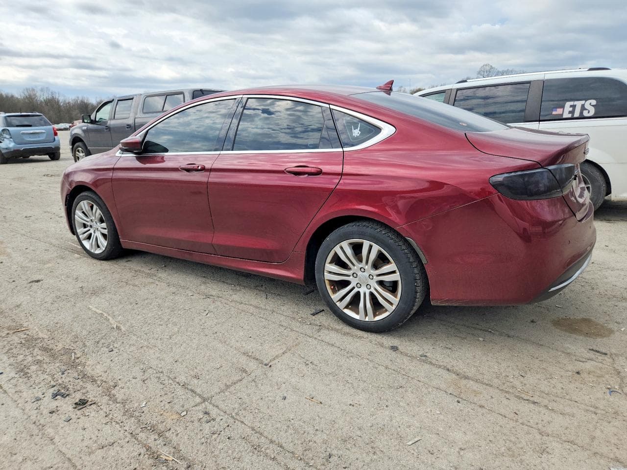 2015 Chrysler 200 Limited - foto 2