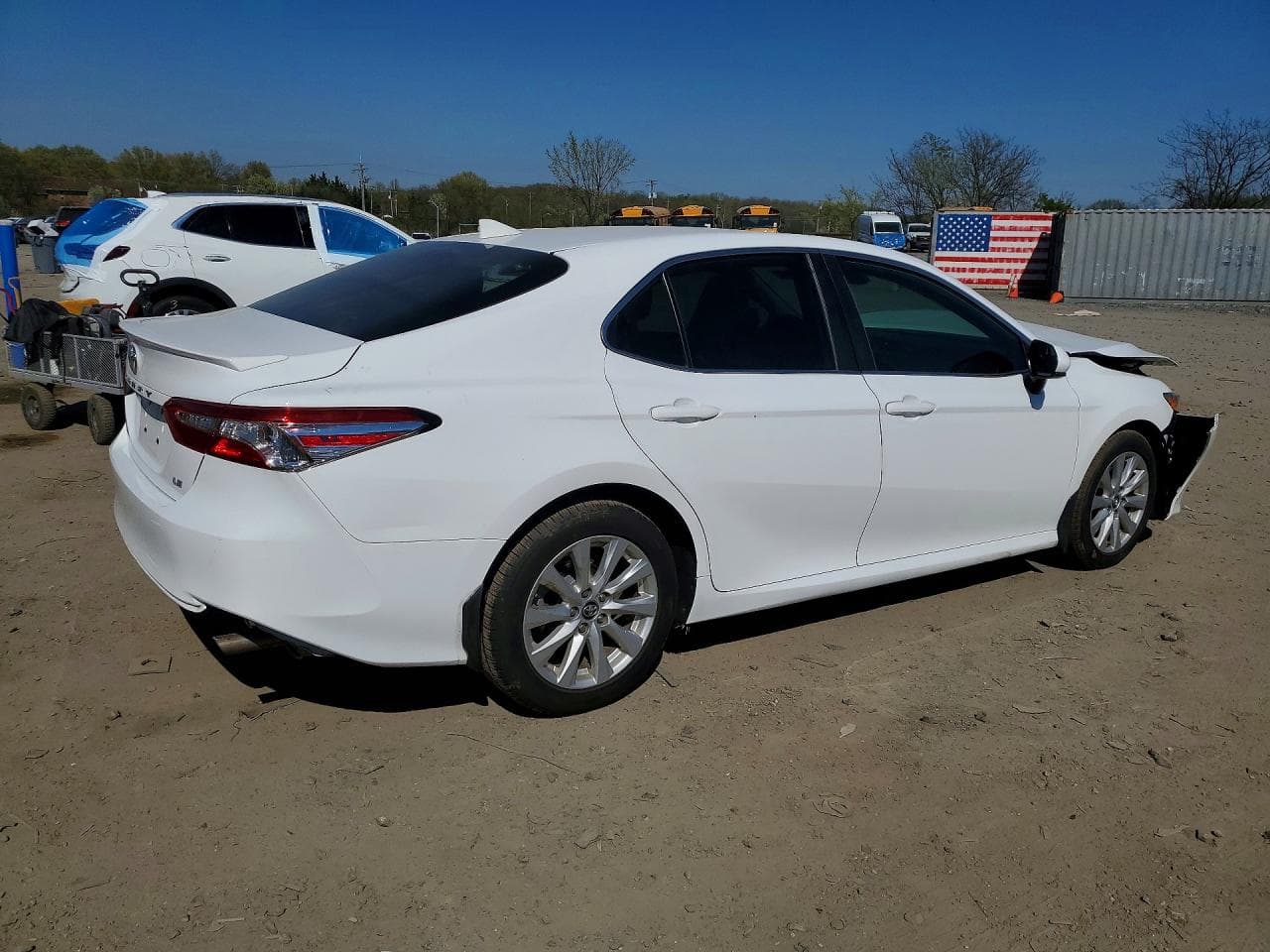 2019 Toyota Camry Le - foto 3