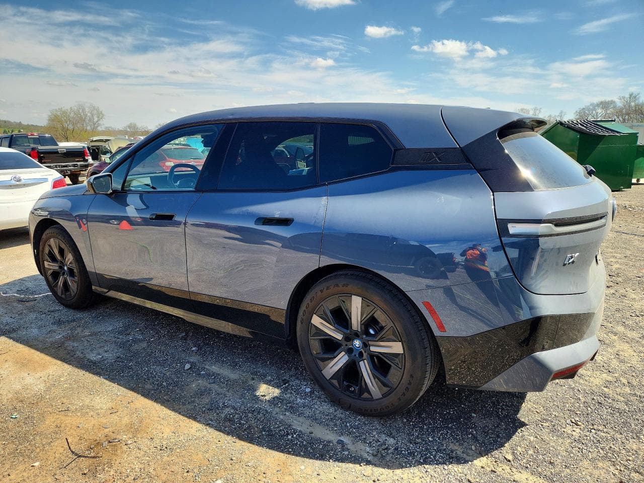 2023 BMW Ix xDrive50 - foto 2