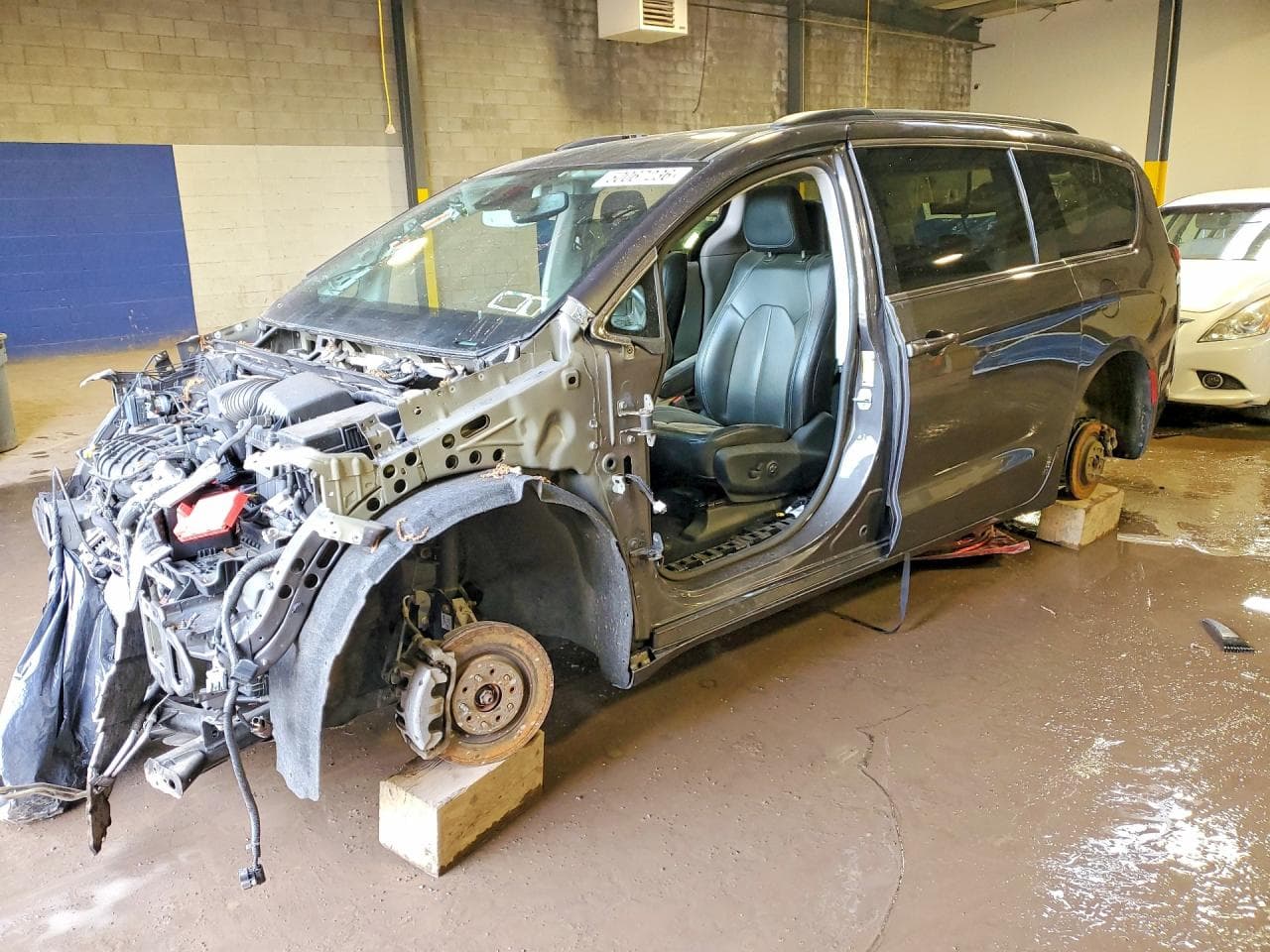 Chrysler Pacifica 2022 z USA