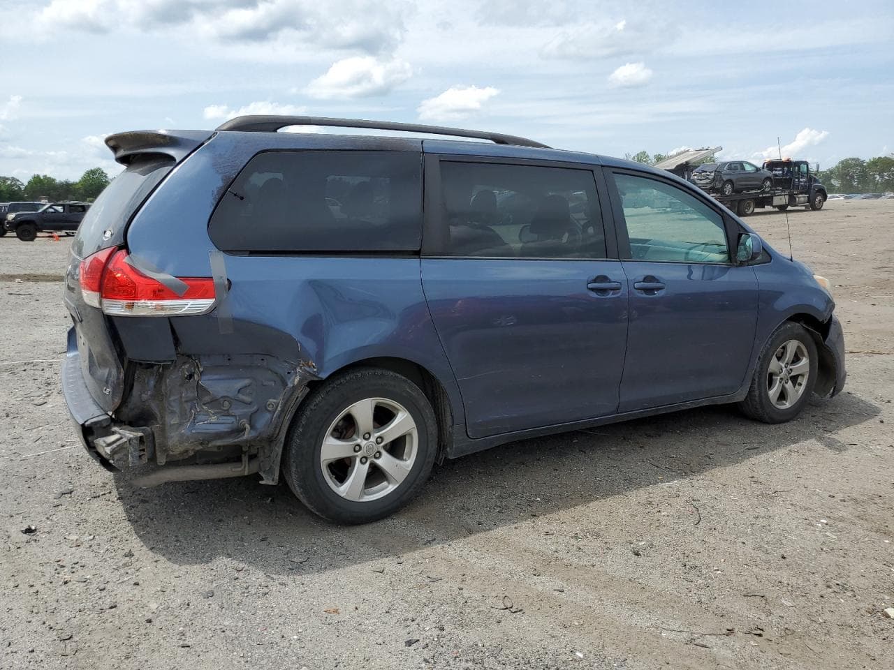 2013 Toyota Sienna Le - foto 3