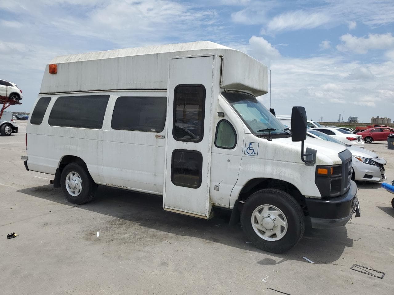 2010 Ford Econoline E350 Super Duty Van - foto 4