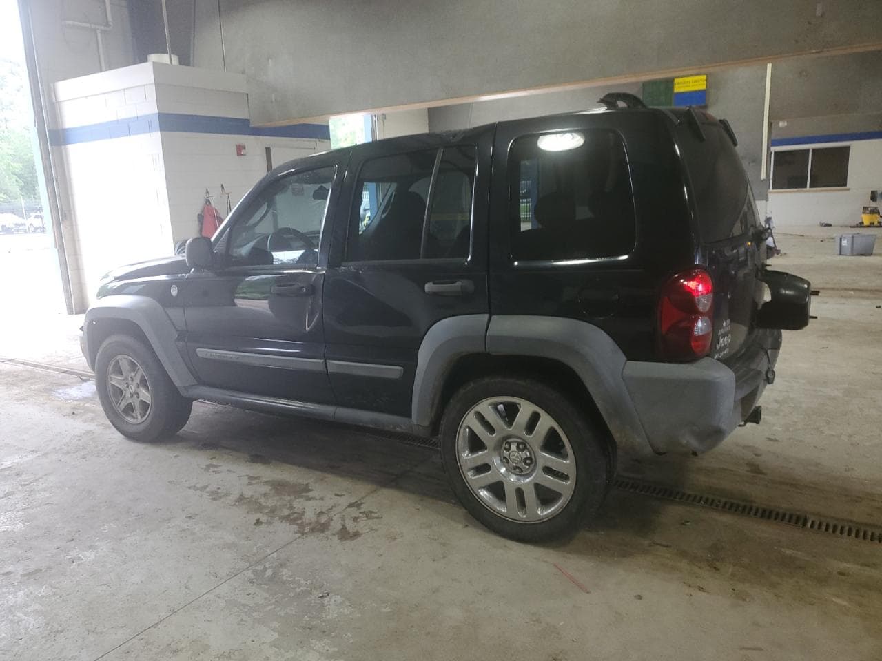 2005 Jeep Liberty Sport - foto 2
