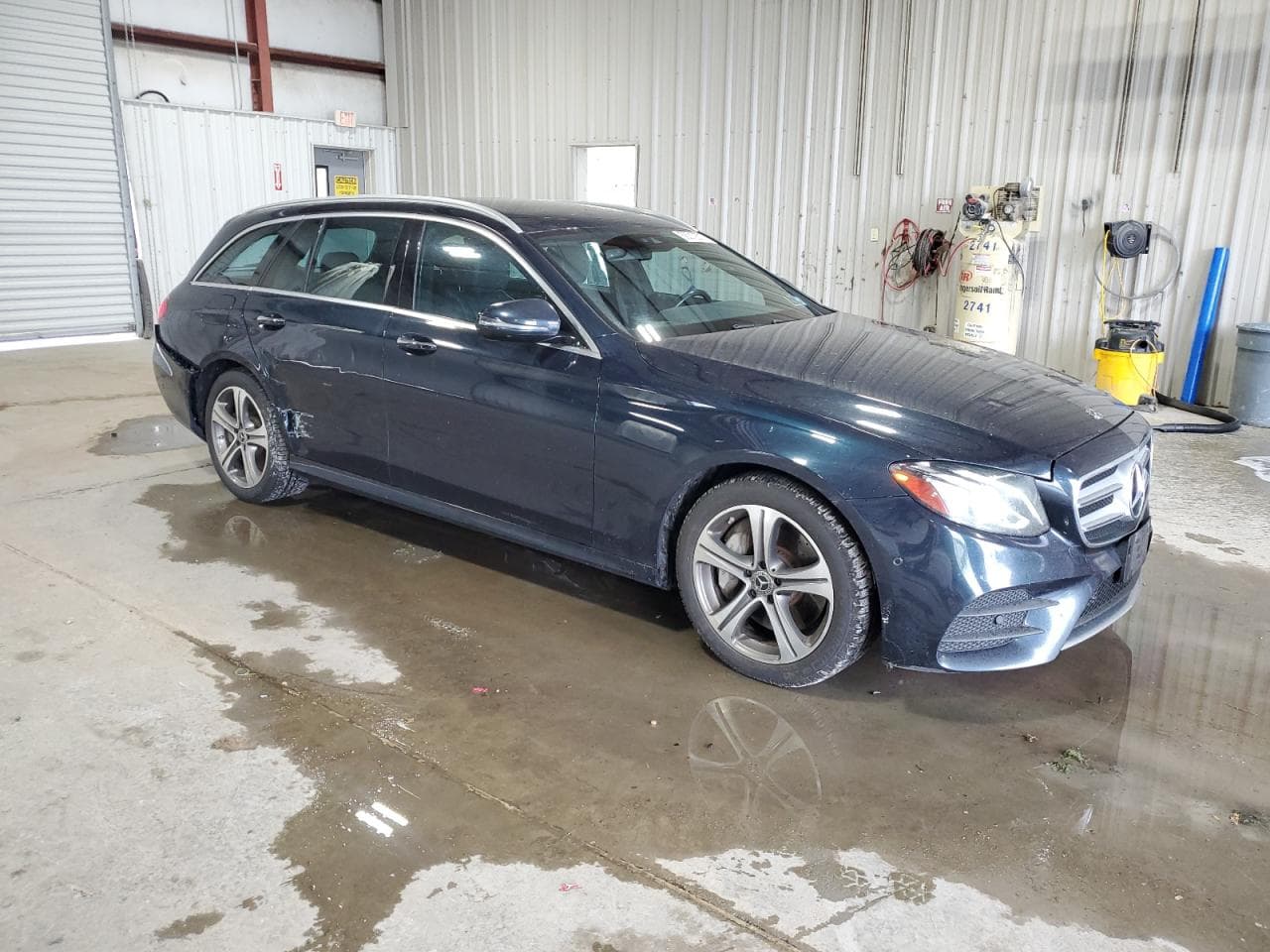 2017 Mercedes-Benz E 400 4Matic - foto 4