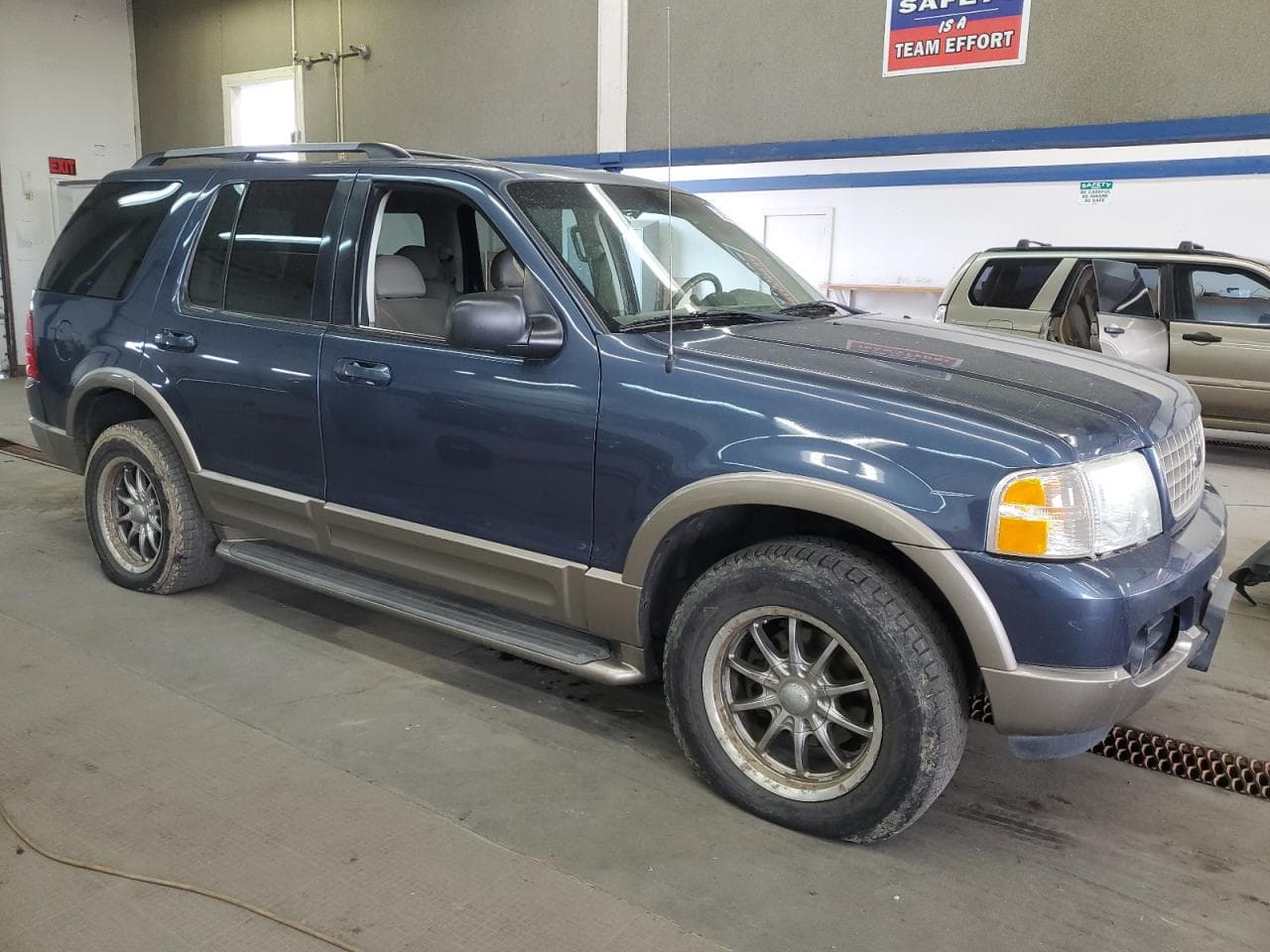 2003 Ford Explorer Eddie Bauer - foto 4