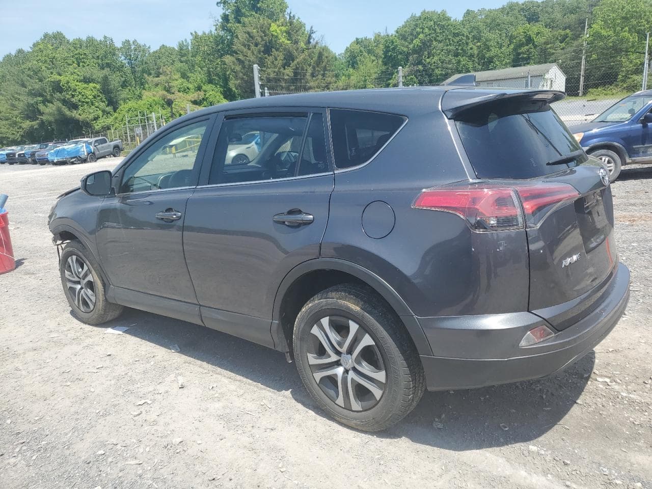 2018 Toyota Rav4 Le - foto 2