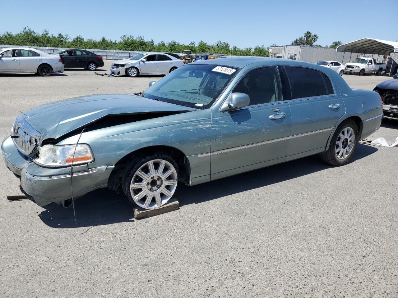 2006 Lincoln Town Car Signature Limited