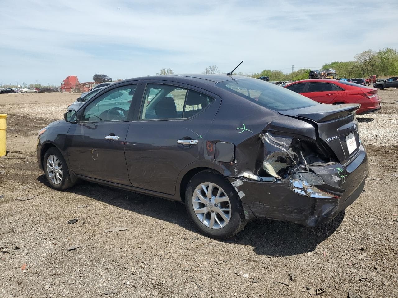 2015 Nissan Versa S - foto 2