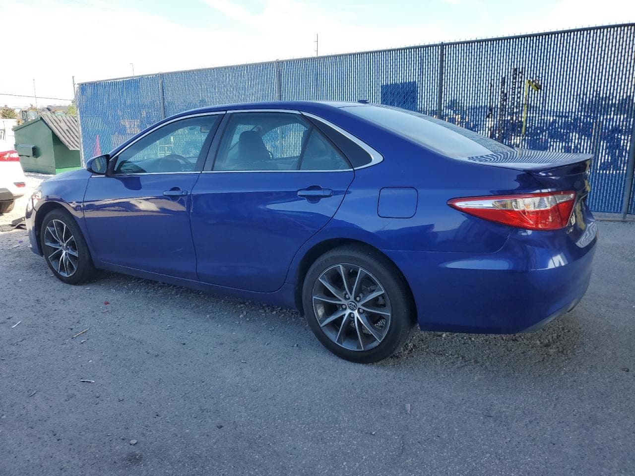 2015 Toyota Camry Le - foto 2