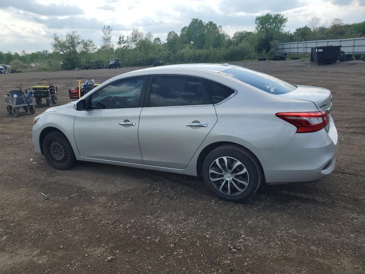 2016 Nissan Sentra S - foto 2