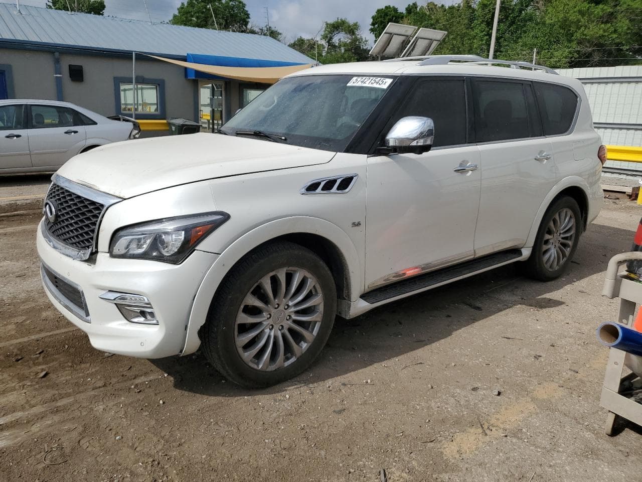 Infiniti QX80 2016 z USA