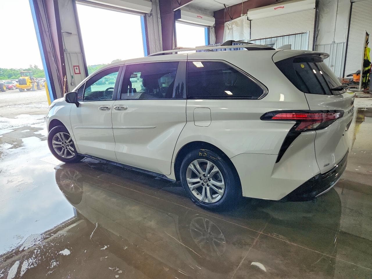 2024 Toyota Sienna Platinum 7-Passenger - foto 2