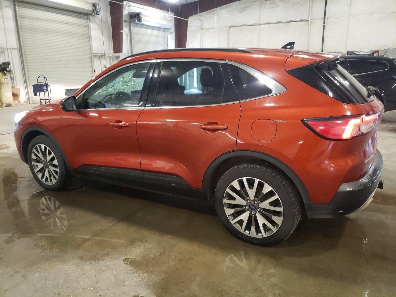 2020 Ford Escape Titanium - foto 2