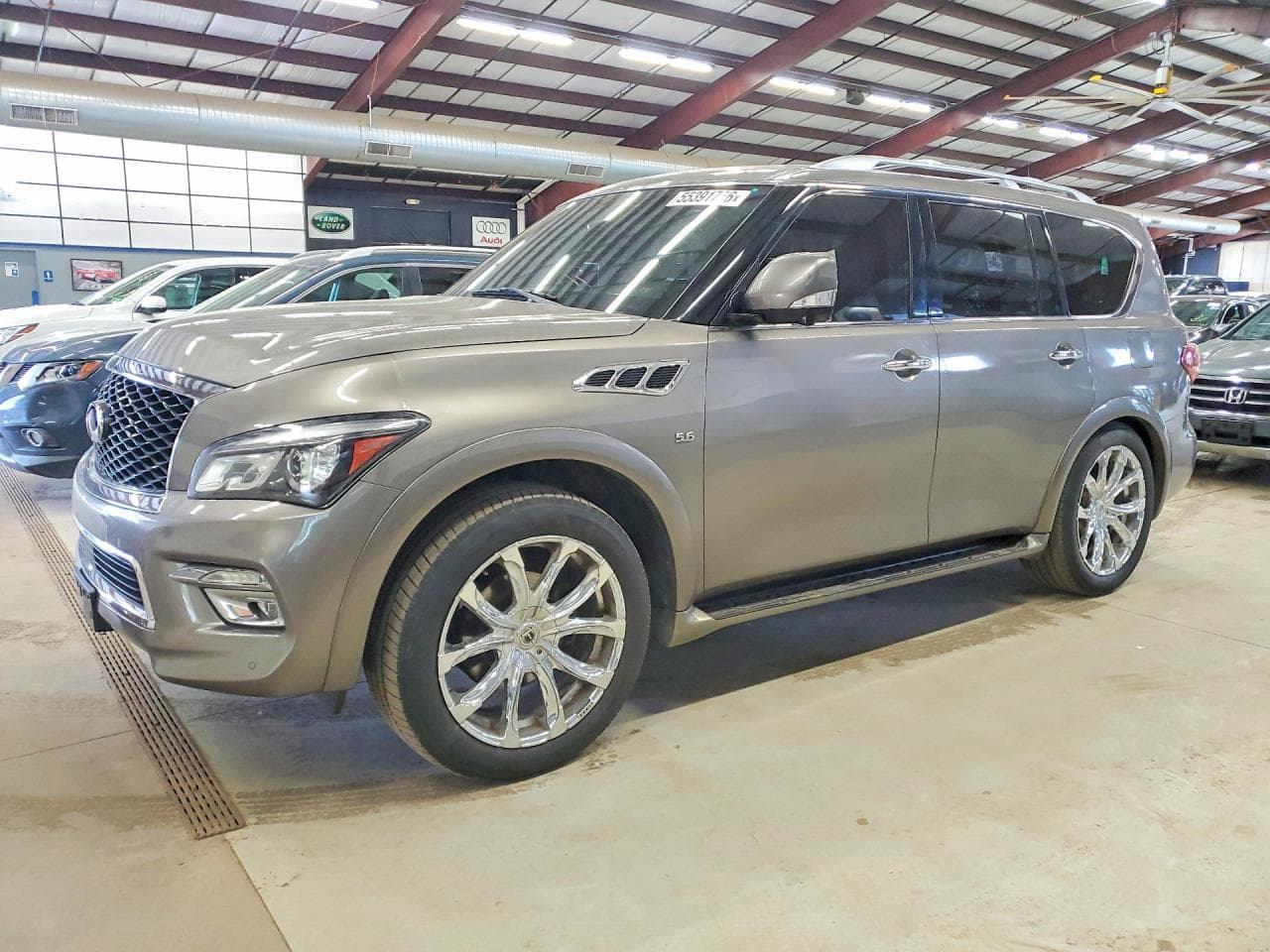 Infiniti QX80 2017 z USA