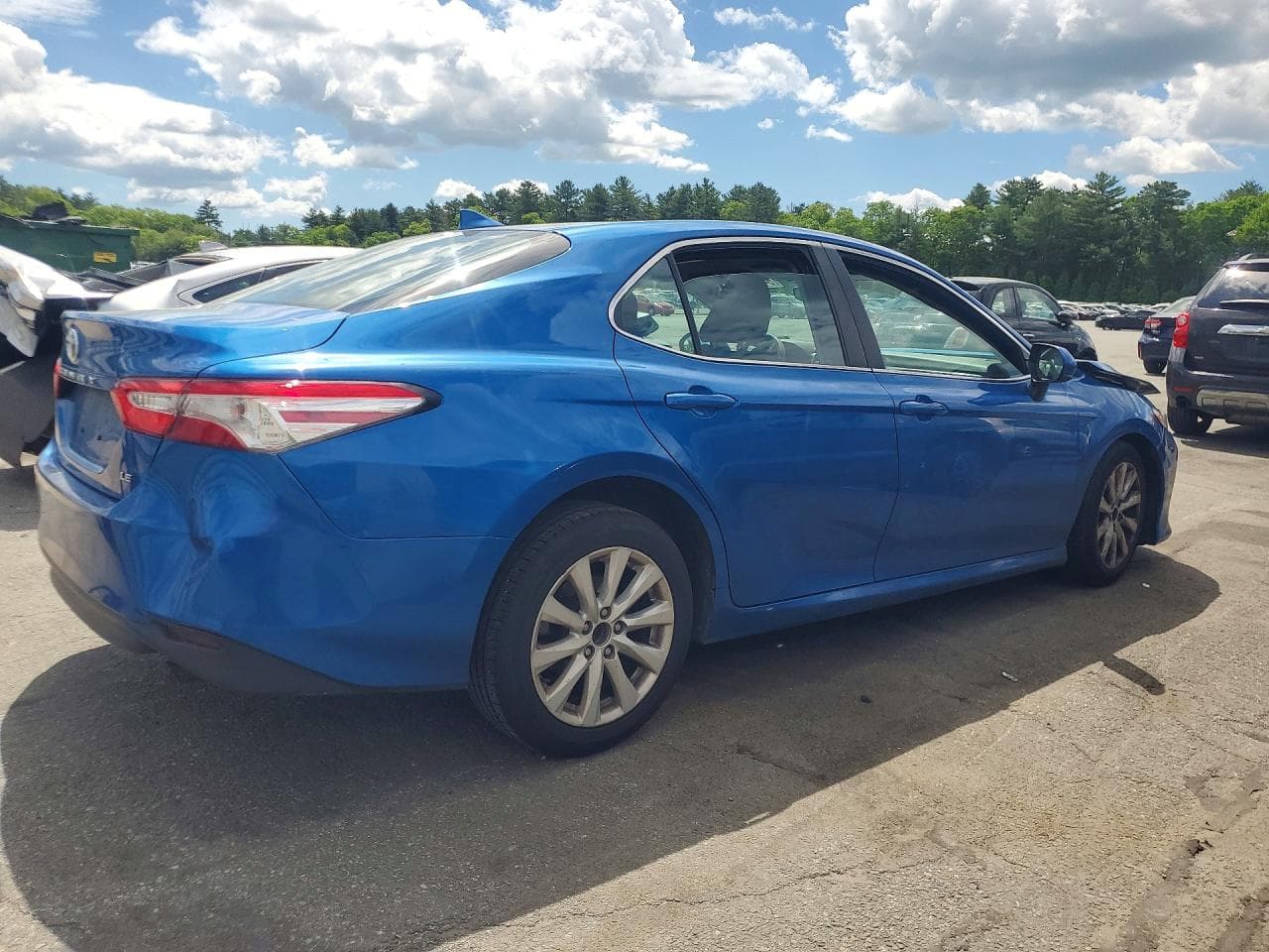2020 Toyota Camry Le - foto 3
