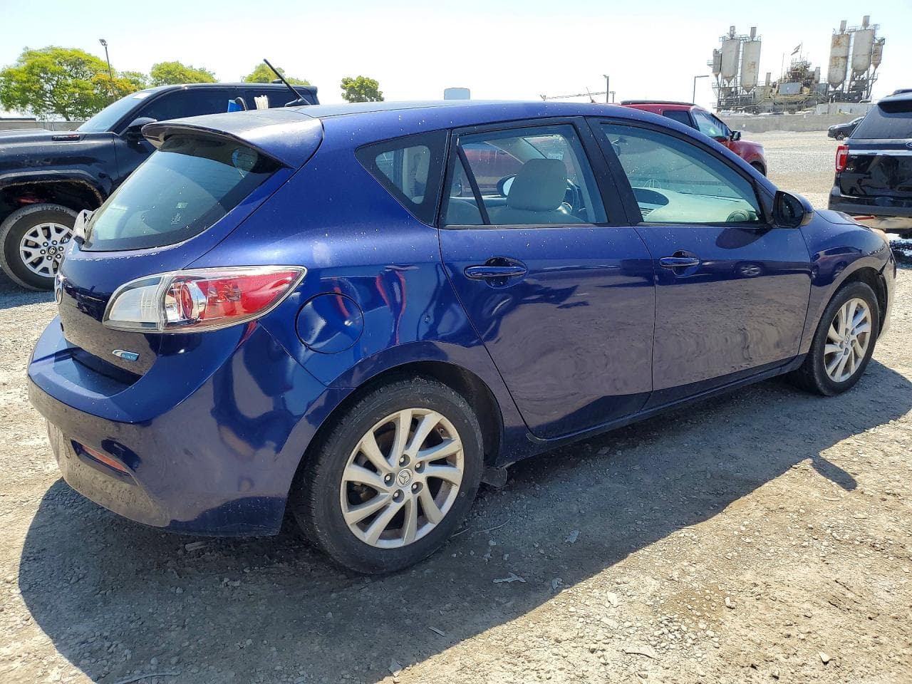 2012 Mazd 323 - foto 3