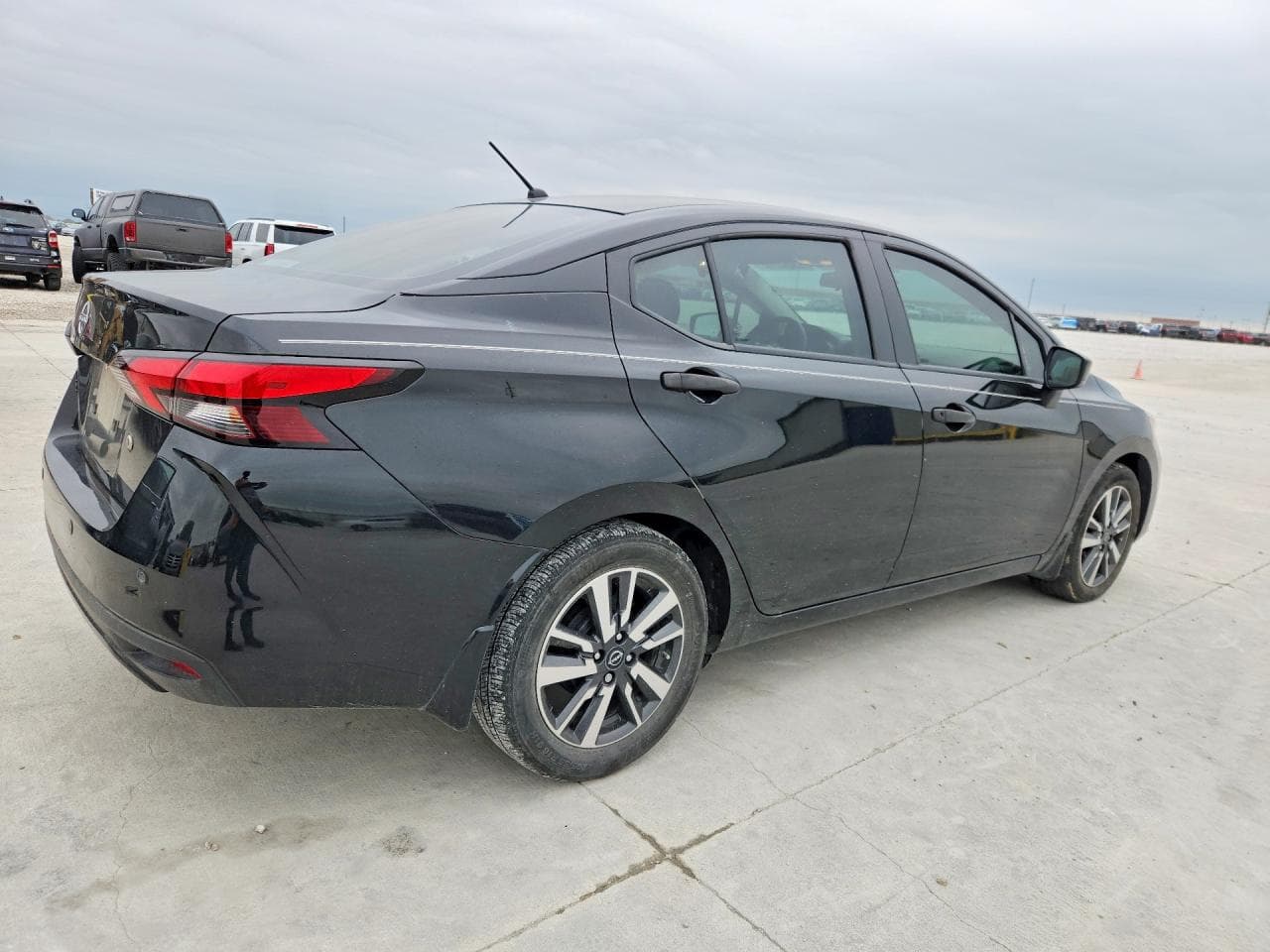 2024 Nissan Versa S - foto 3