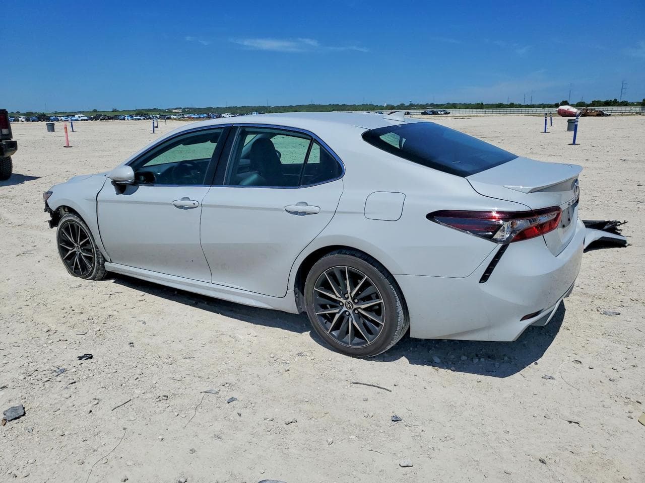 2022 Toyota Camry Se - foto 2