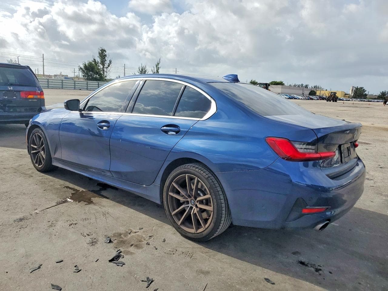 2021 BMW 330I - foto 2
