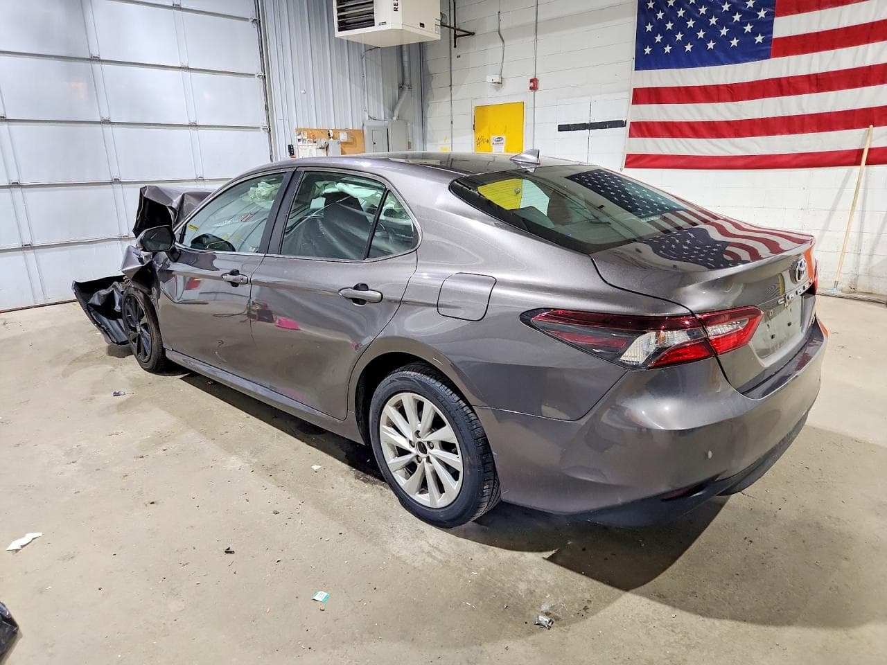 2023 Toyota Camry Le - foto 2