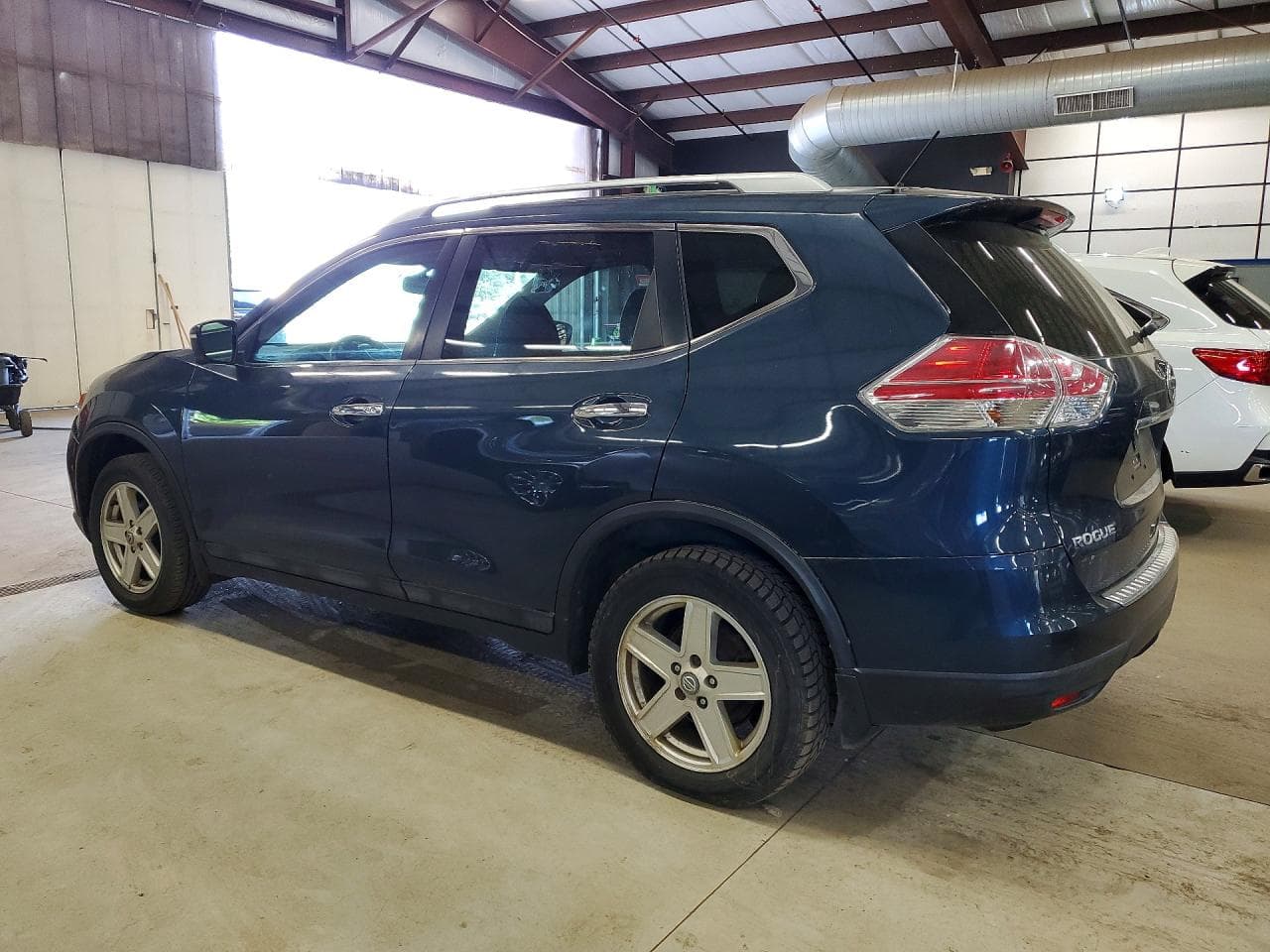 2015 Nissan Rogue - foto 2