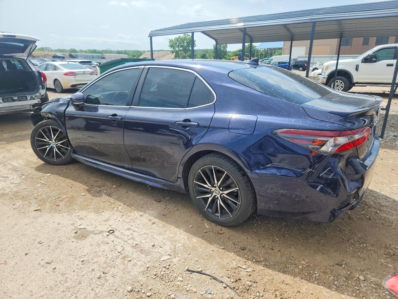 2022 Toyota Camry Se - foto 2