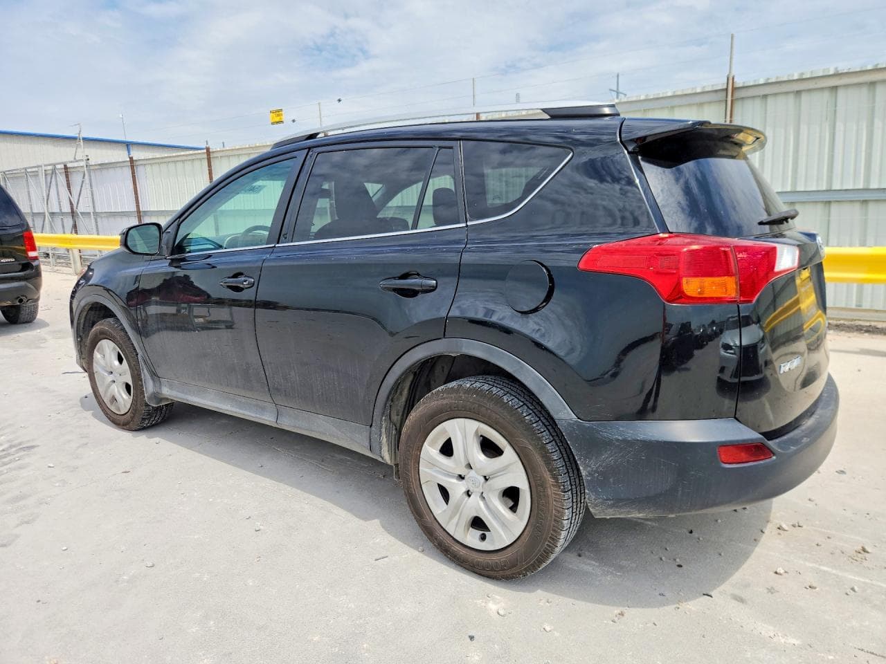 2015 Toyota Rav4 Le - foto 2