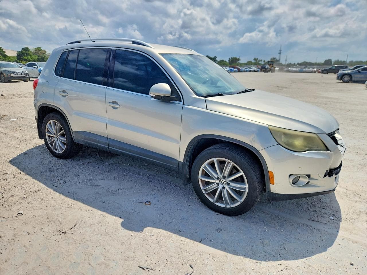 2010 Volkswagen Tiguan S - foto 4