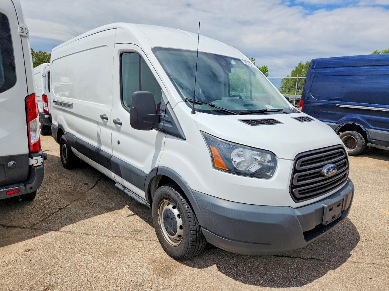 2016 Ford Transit T-150 Cargo - foto 4