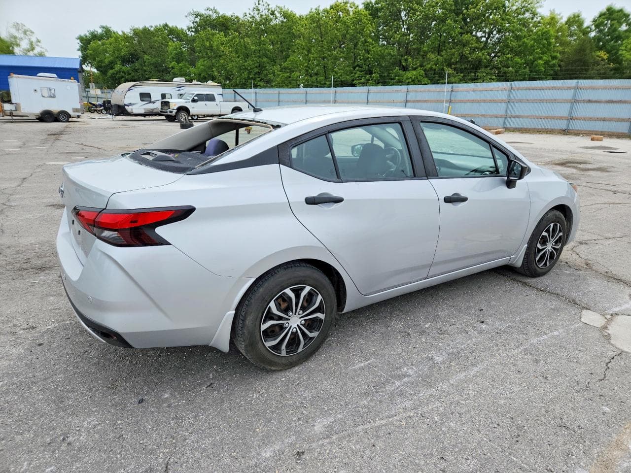 2020 Nissan Versa S - foto 3