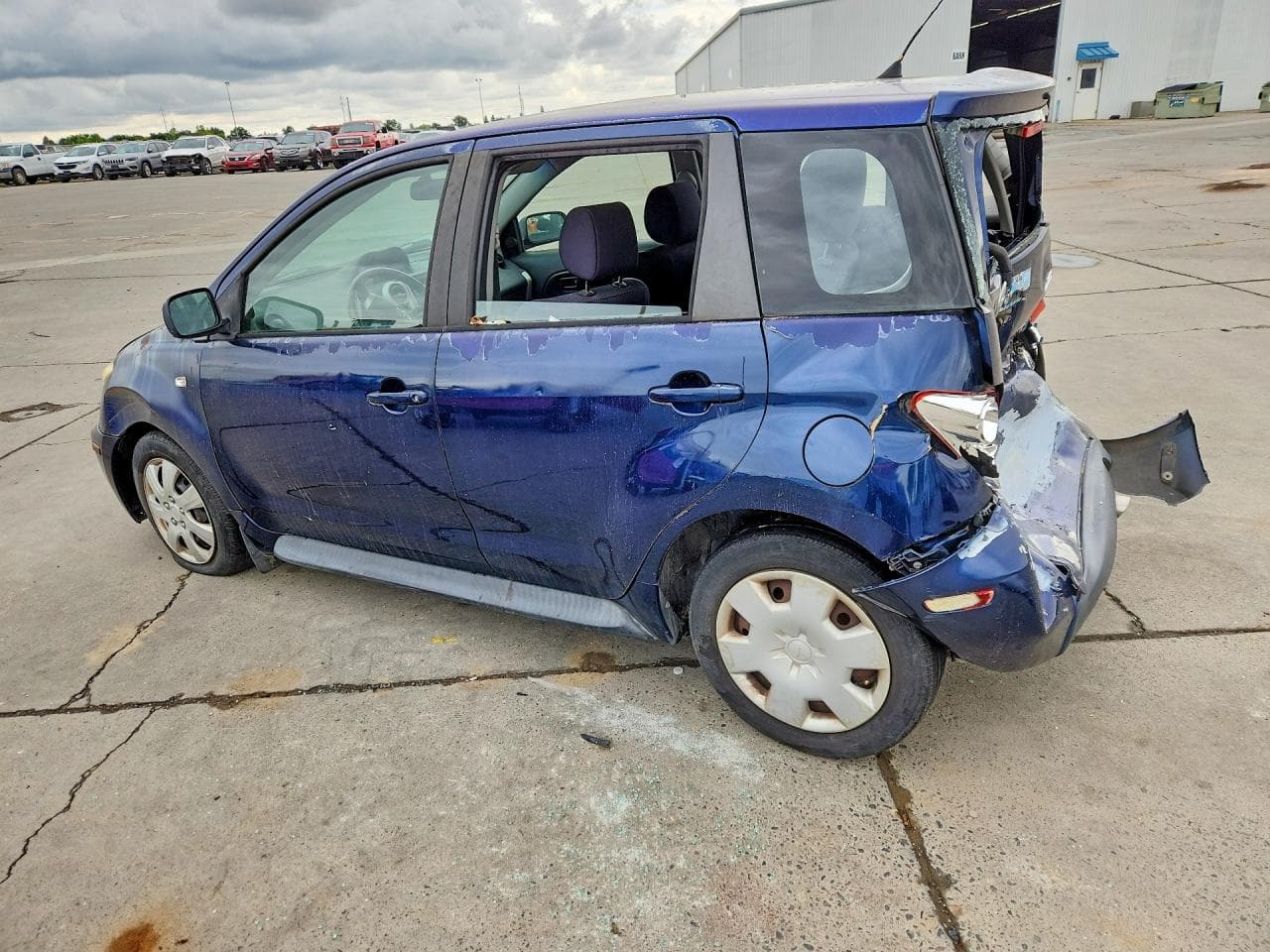 2004 Scion Xa Base - foto 2