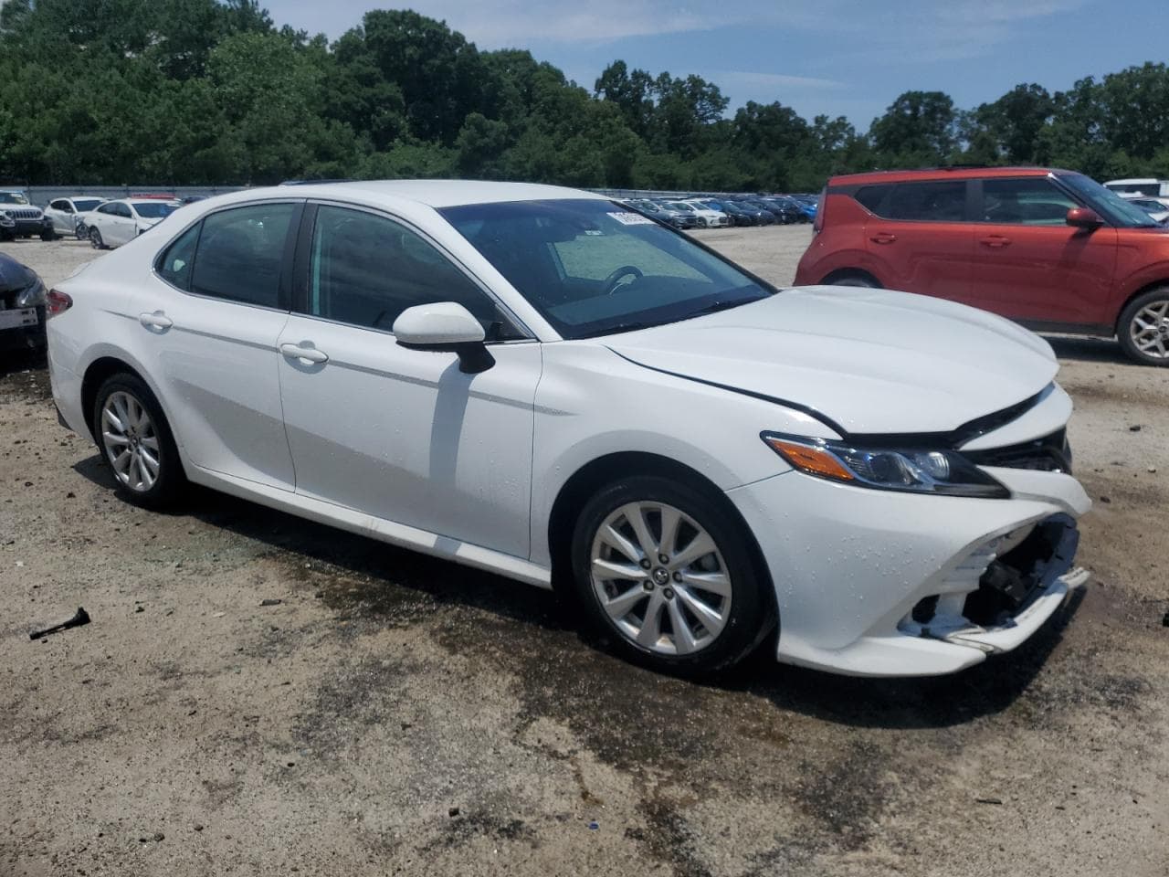 2020 Toyota Camry Le - foto 4