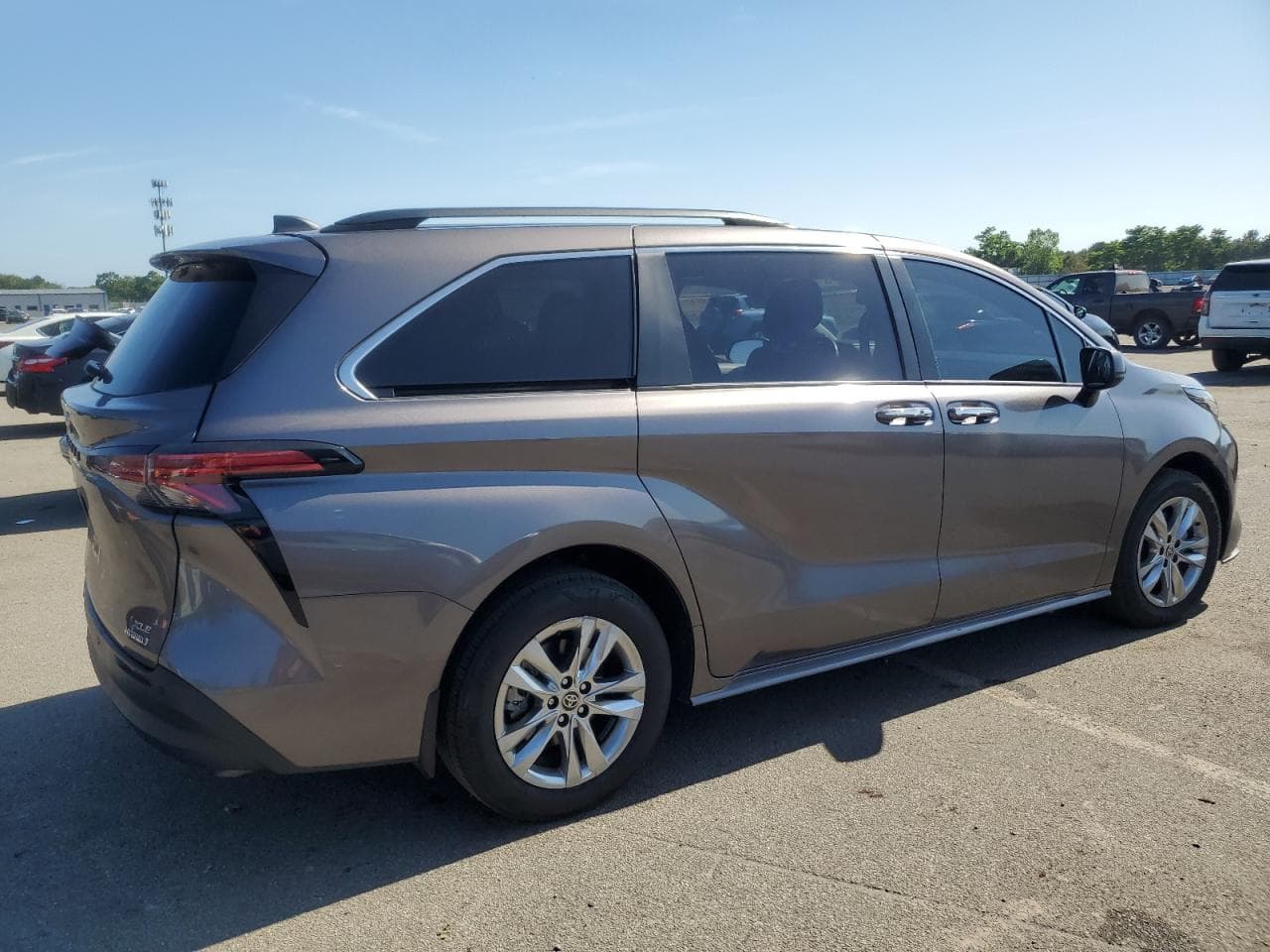 2022 Toyota Sienna Xle - foto 3