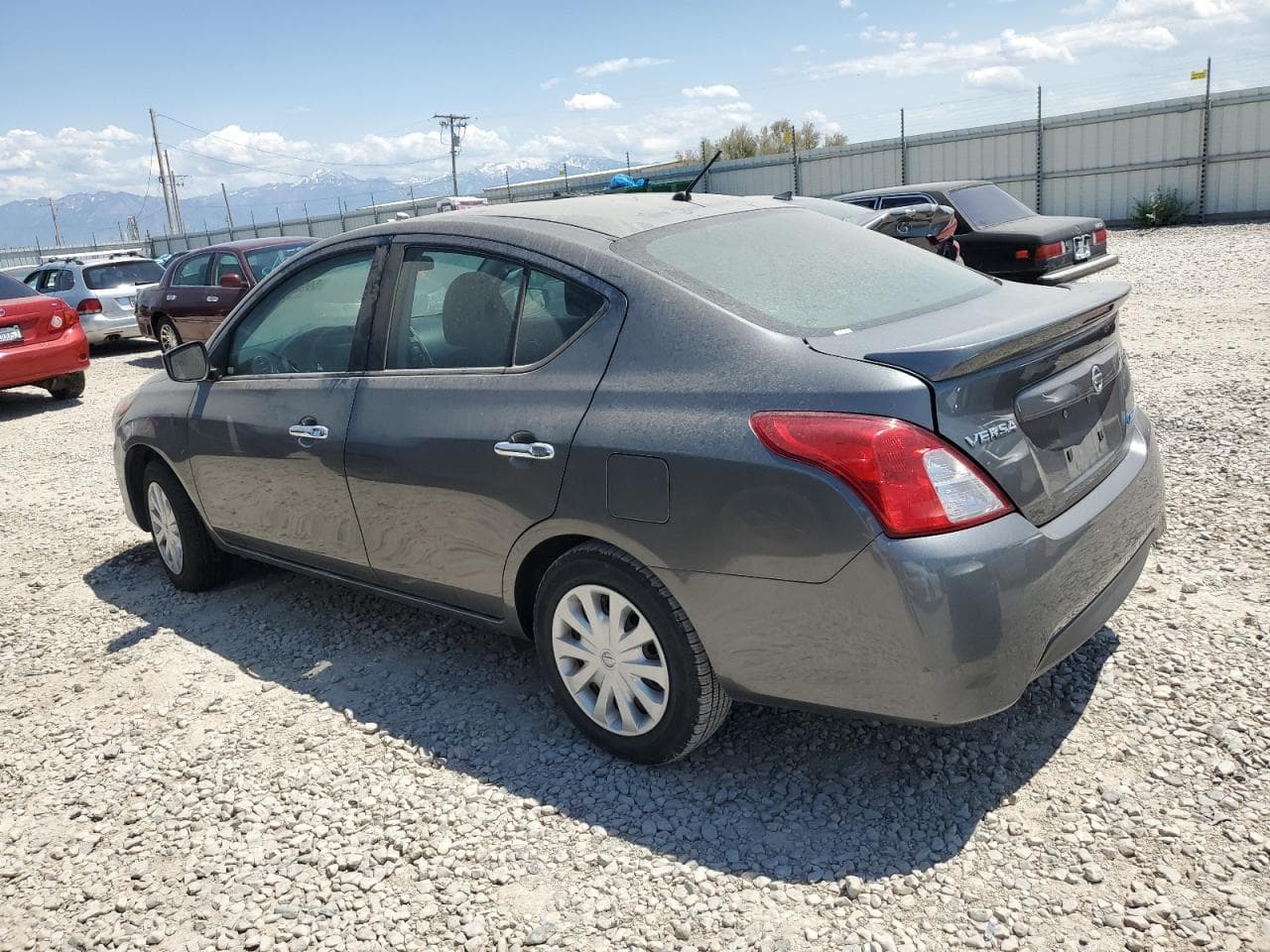 2016 Nissan Versa S - foto 2